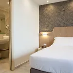 阿丽亚酒店 酒店