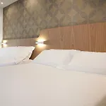 阿丽亚酒店 4*